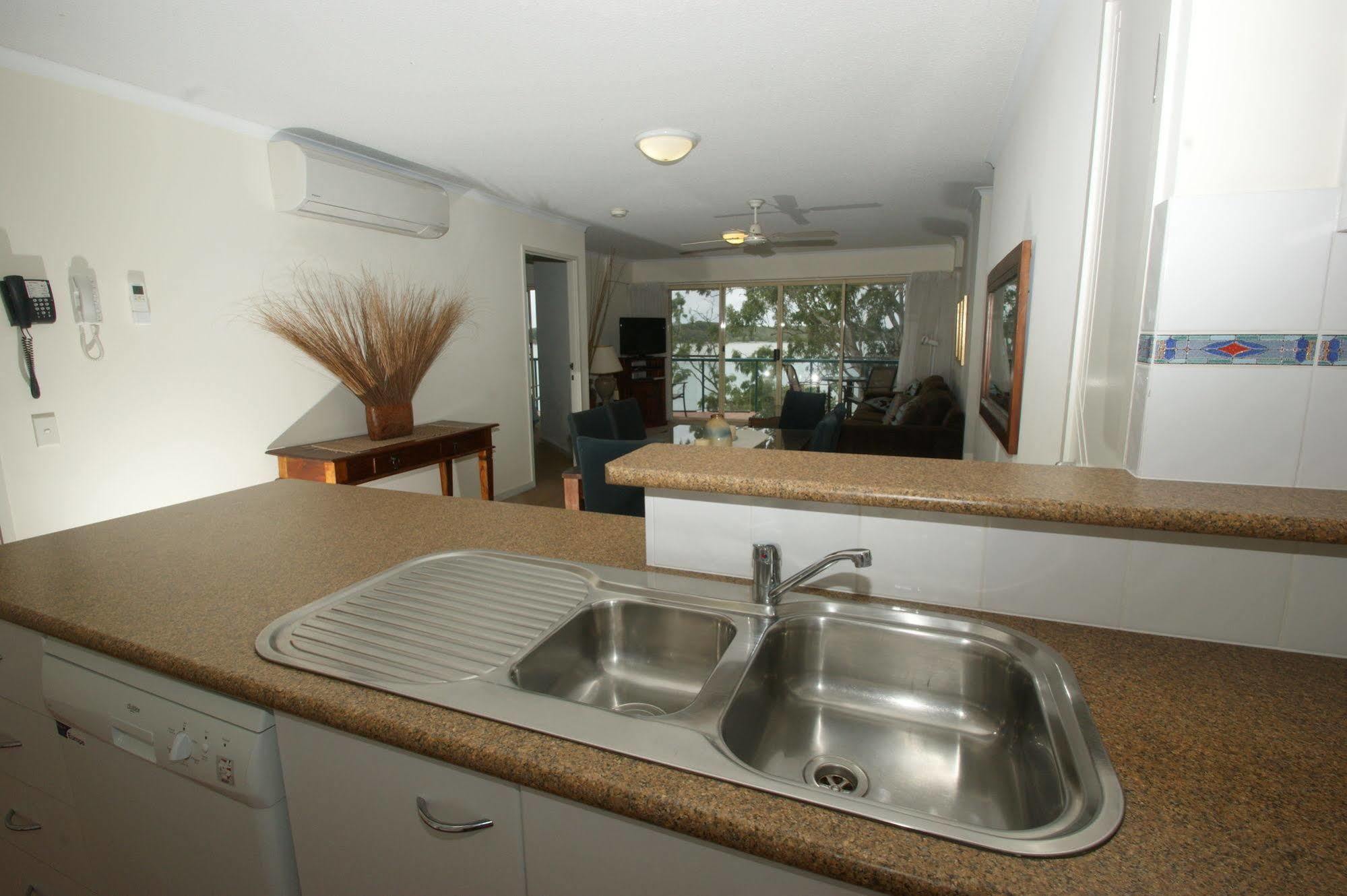 The Esplanade Riverview Holiday Apartments Maroochydore Exteriör bild